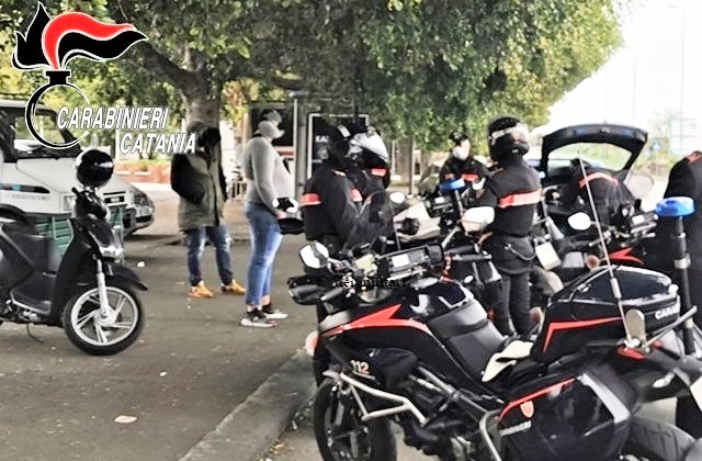 Catania. Giro di vite dei Carabinieri contro la guida senza casco. 85 violazioni elevate 